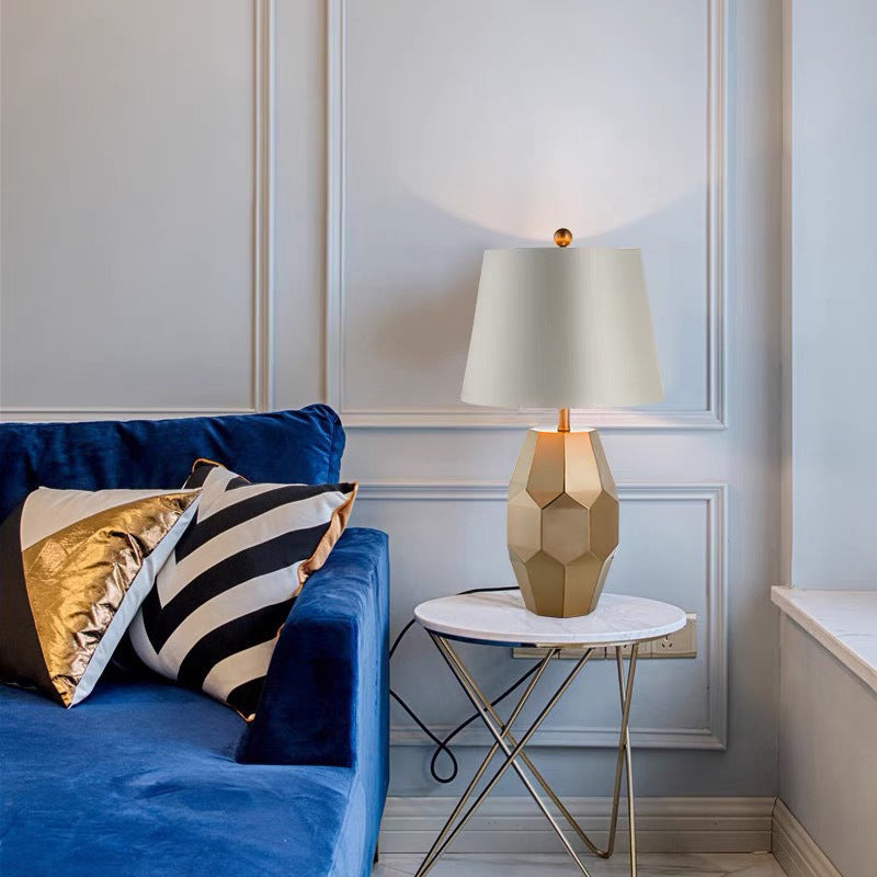 Modern Luxury Diamond Round Scalloped Linen Metal 1-Light Table Lamp For Living Room