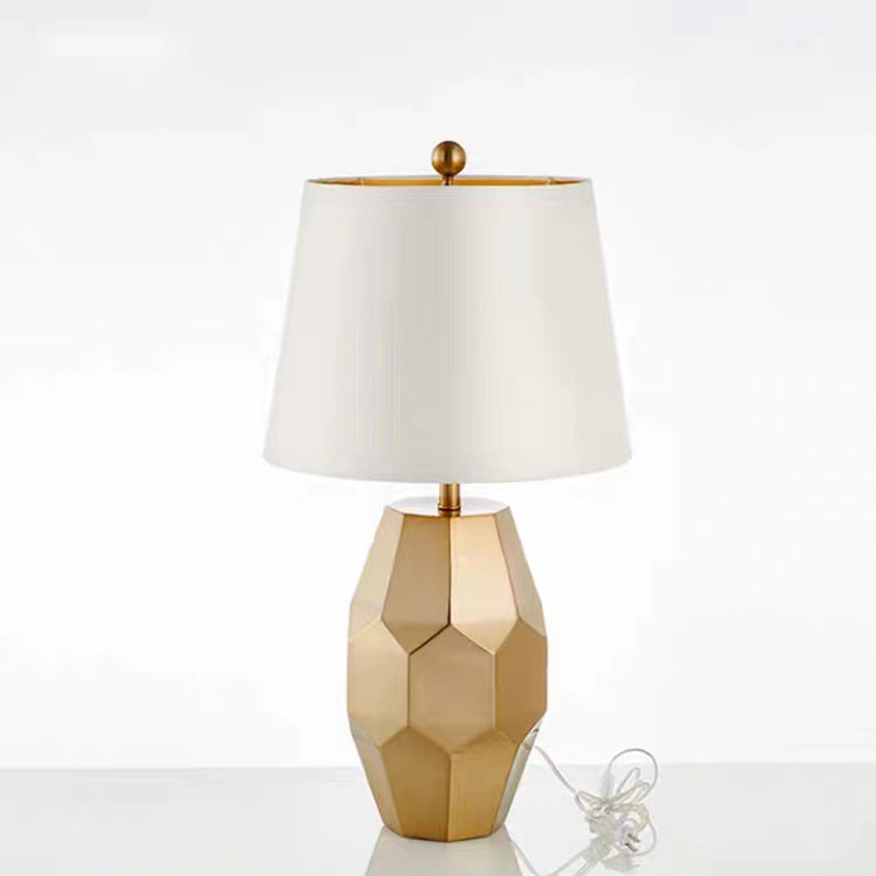 Modern Luxury Diamond Round Scalloped Linen Metal 1-Light Table Lamp For Living Room
