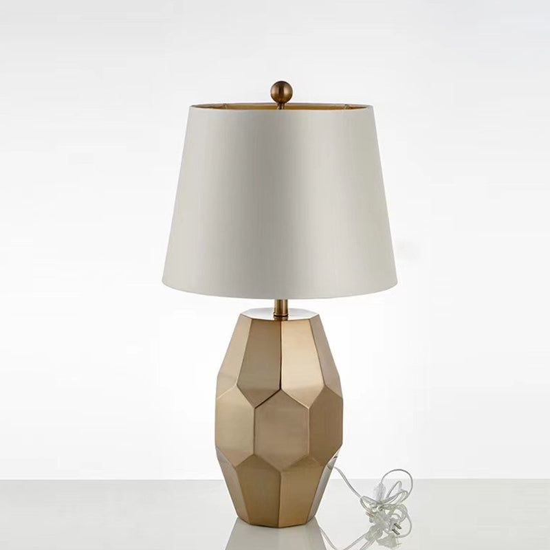 Modern Luxury Diamond Round Scalloped Linen Metal 1-Light Table Lamp For Living Room