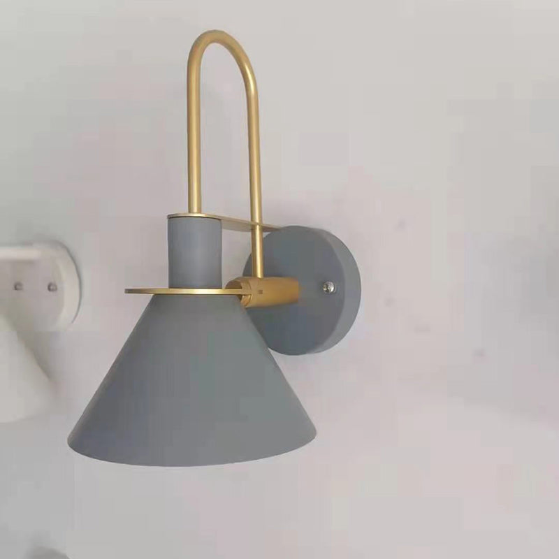Contemporary Scandinavian Scalloped Curved Round Iron 1-Light Wall Sconce Lamp For Living Room
