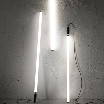 مصباح LED معلق من شريط أكريليك من الألومنيوم بتصميم عصري بسيط بجانب السرير 