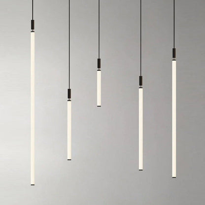 مصباح LED معلق من شريط أكريليك من الألومنيوم بتصميم عصري بسيط بجانب السرير 