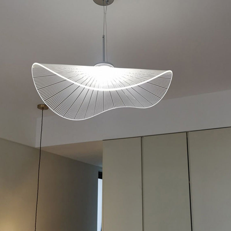 現代的な北欧風アルミアクリルハット 蓮の葉 LEDペンダントライト 寝室用