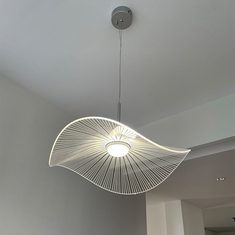 現代的な北欧風アルミアクリルハット 蓮の葉 LEDペンダントライト 寝室用