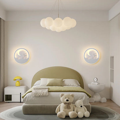 مصباح حائط LED بتصميم دائري على شكل قمر وشجرة صنوبر وغزال مصنوع من الحديد الأكريليكي والسيليكون بتصميم نورديك المعاصر لوضعه بجانب السرير 