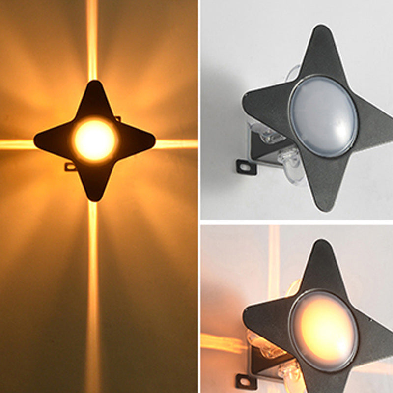 مصباح حائط LED بتصميم نجمة متقاطعة مصنوع من الألومنيوم والأكريليك المقاوم للماء بتصميم إبداعي معاصر للفناء الخارجي 