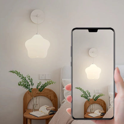 مصباح حائط LED بتصميم نجمة حديدية بسيط وعصري بجانب السرير 