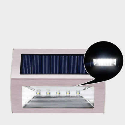مصباح حائط LED مستطيل الشكل مصنوع من الفولاذ المقاوم للصدأ ومقاوم للماء يعمل بالطاقة الشمسية بتصميم عصري بسيط للفناء الخارجي 