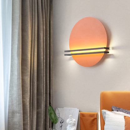 مصباح حائط LED دائري مخطط من الحديد والألومنيوم بتصميم إسكندنافي معاصر لغرفة المعيشة 