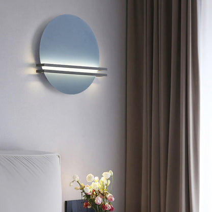مصباح حائط LED دائري مخطط من الحديد والألومنيوم بتصميم إسكندنافي معاصر لغرفة المعيشة 