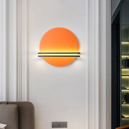 مصباح حائط LED دائري مخطط من الحديد والألومنيوم بتصميم إسكندنافي معاصر لغرفة المعيشة 