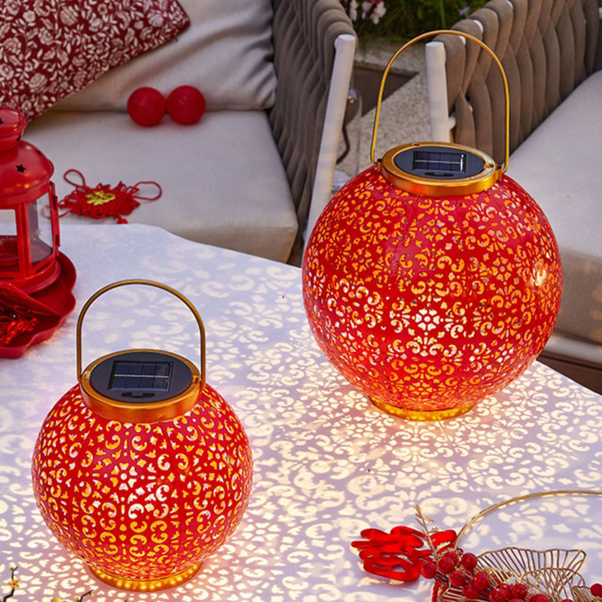 Traditional Chinese Solar Waterproof Iron Hollowed Lantern LED Outdoor Light Landscape Lighting For Garden