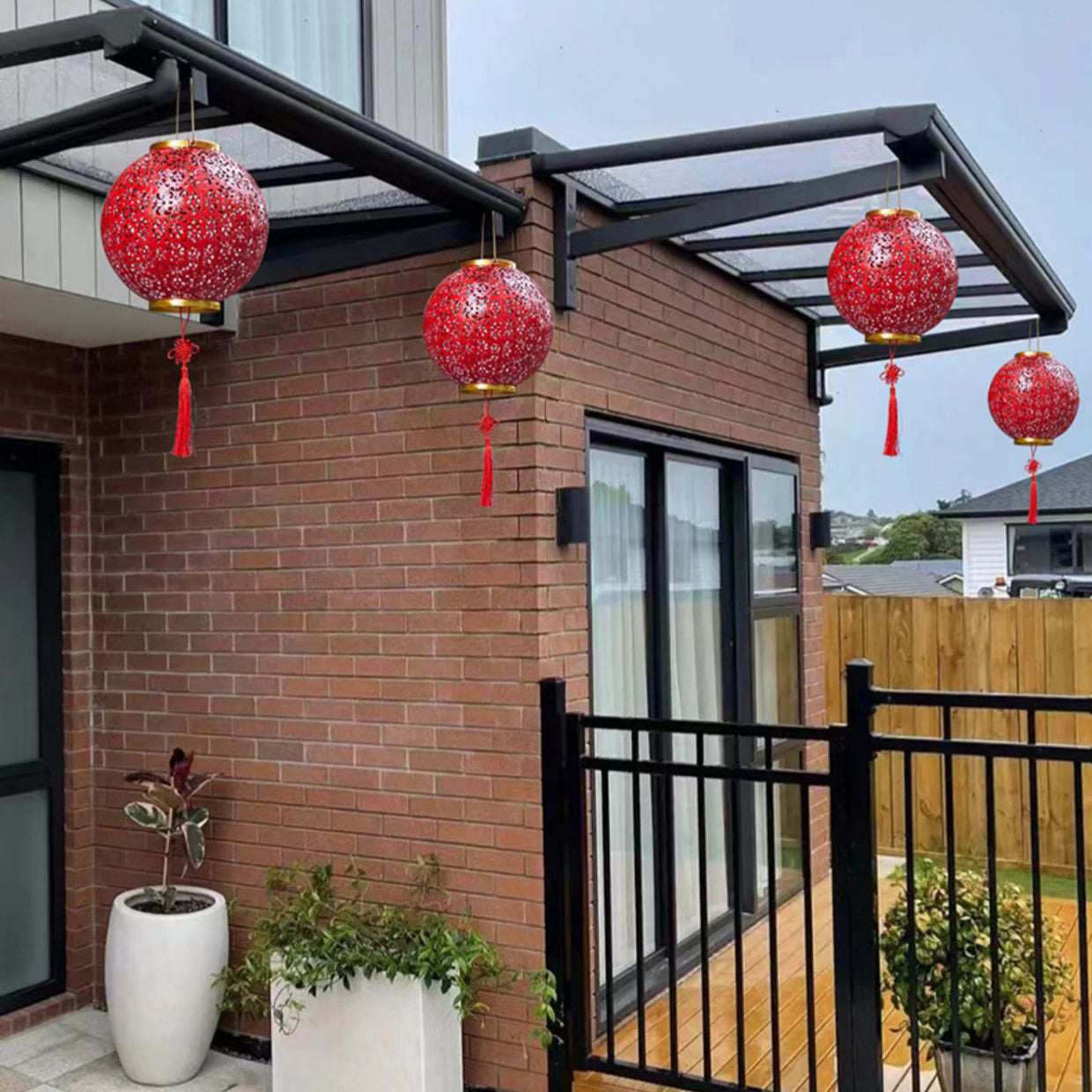 Traditional Chinese Solar Waterproof Iron Hollowed Lantern LED Outdoor Light Landscape Lighting For Garden