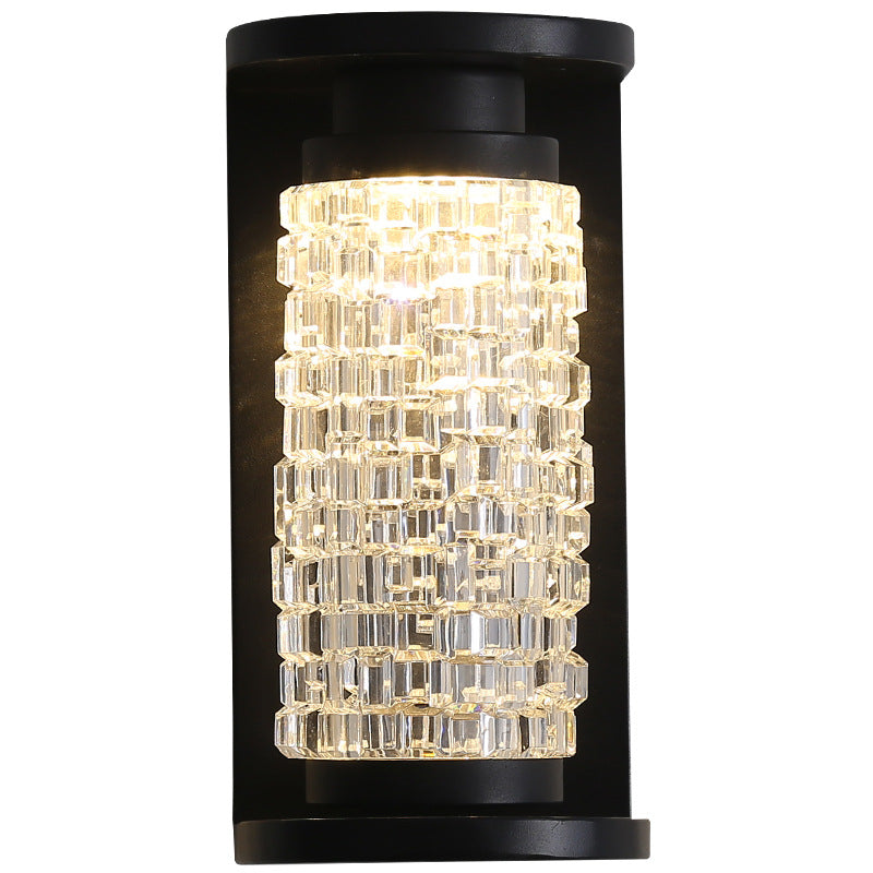 مصباح جداري LED أسطواني الشكل مصنوع من الفولاذ المقاوم للصدأ بتصميم عصري فاخر مقاوم للماء مصنوع من الكريستال الأكريليكي للفناء الخارجي 