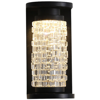 مصباح جداري LED أسطواني الشكل مصنوع من الفولاذ المقاوم للصدأ بتصميم عصري فاخر مقاوم للماء مصنوع من الكريستال الأكريليكي للفناء الخارجي 
