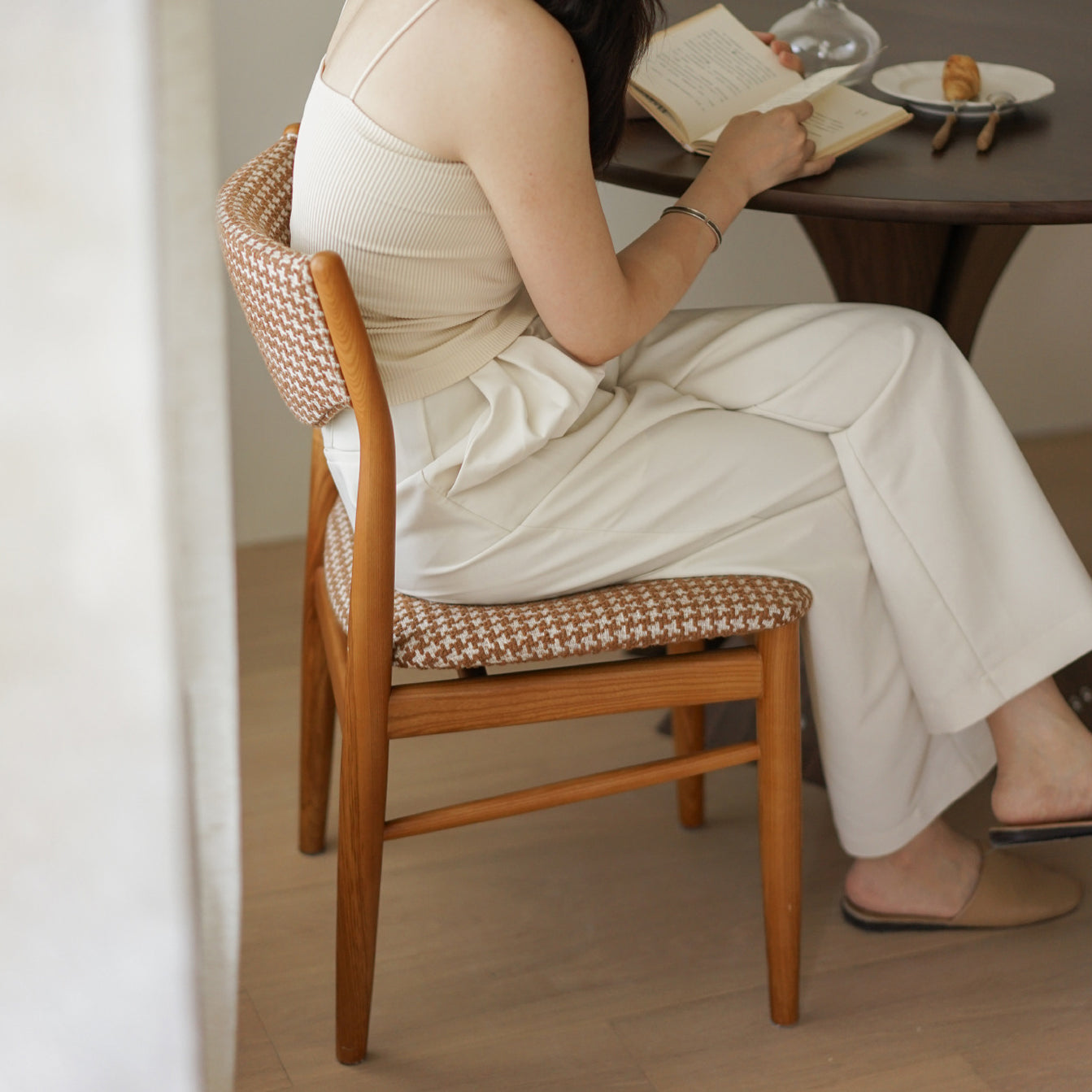 Traditional Vintage Ash Wood Multi-Ply Fabric Curved Dining Chair With Backrest For Dining Room
