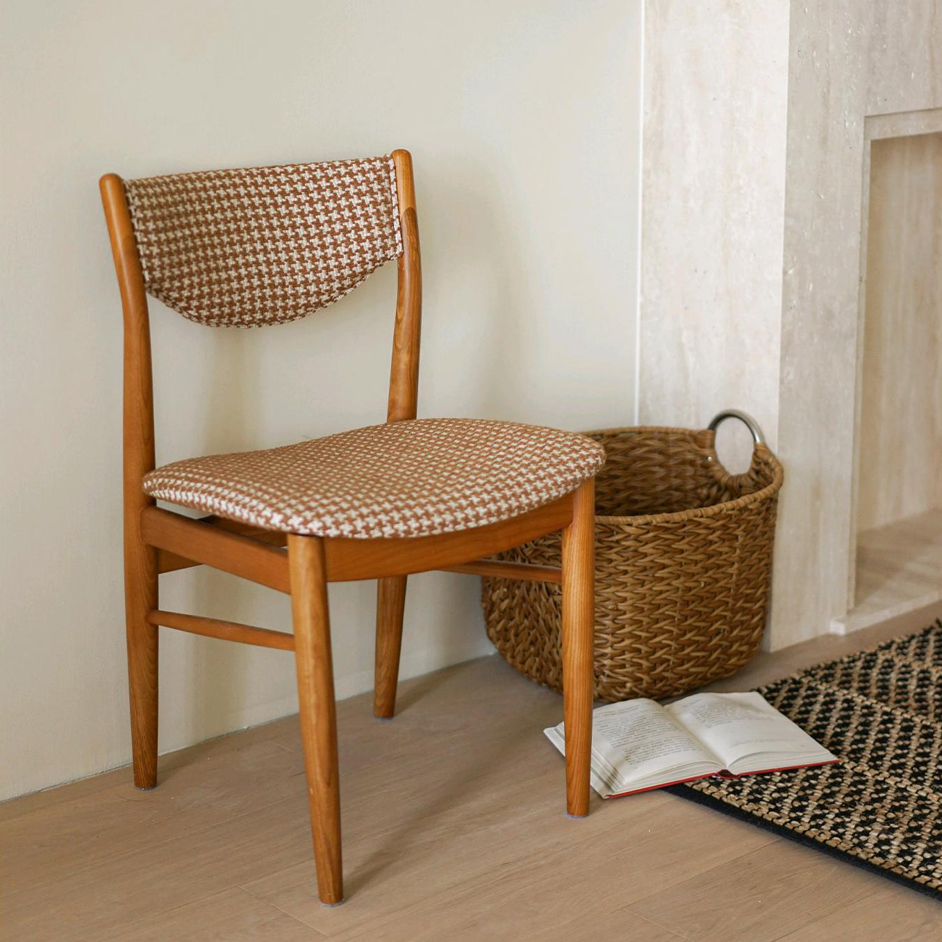 Traditional Vintage Ash Wood Multi-Ply Fabric Curved Dining Chair With Backrest For Dining Room