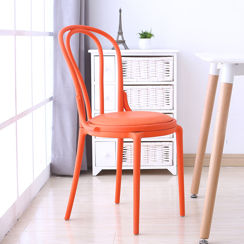 Contemporary Scandinavian Round Plastic Dining Chair Backrest For Dining Room