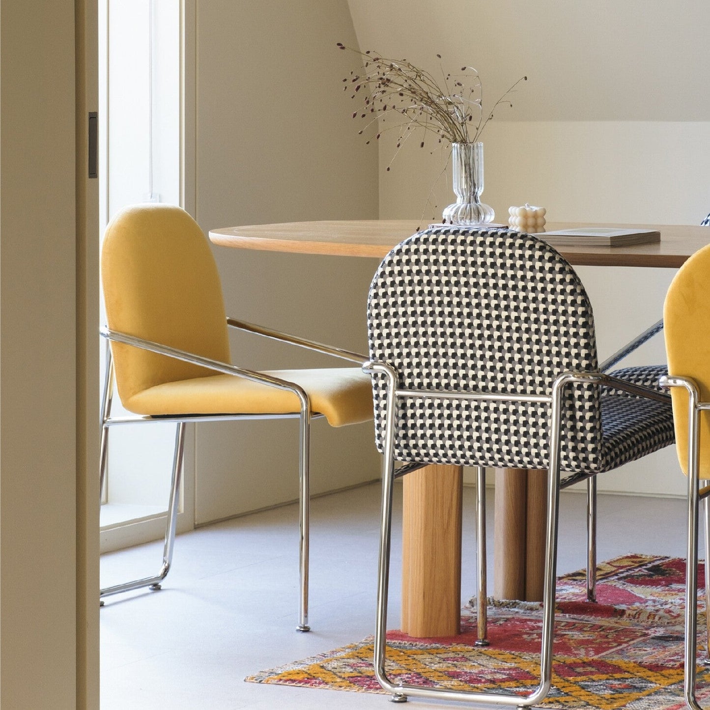 Contemporary Nordic Curved Flannel Upholstered Stainless Steel Legs Dining Chair Backrest For Dining Room