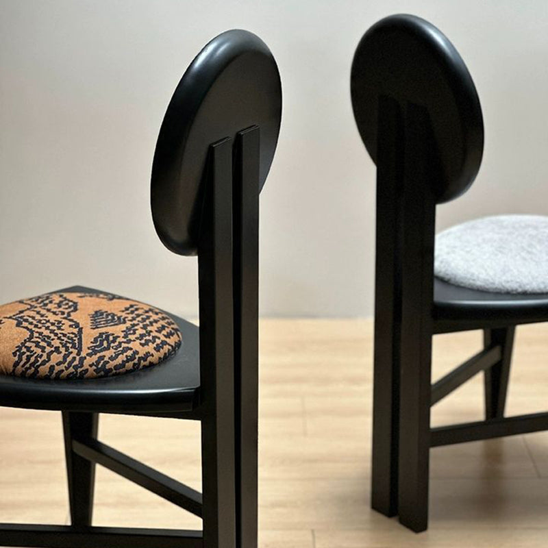 Modern Mid-Century Triangle Seat Solid Wood Dining Chair With Round Backrest For Dining Room