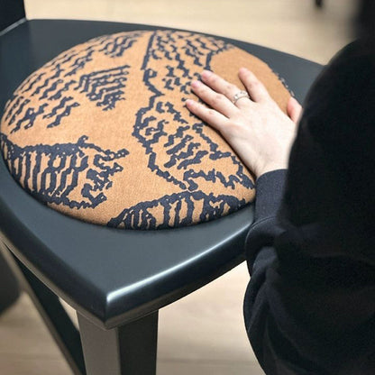 Modern Mid-Century Triangle Seat Solid Wood Dining Chair With Round Backrest For Dining Room