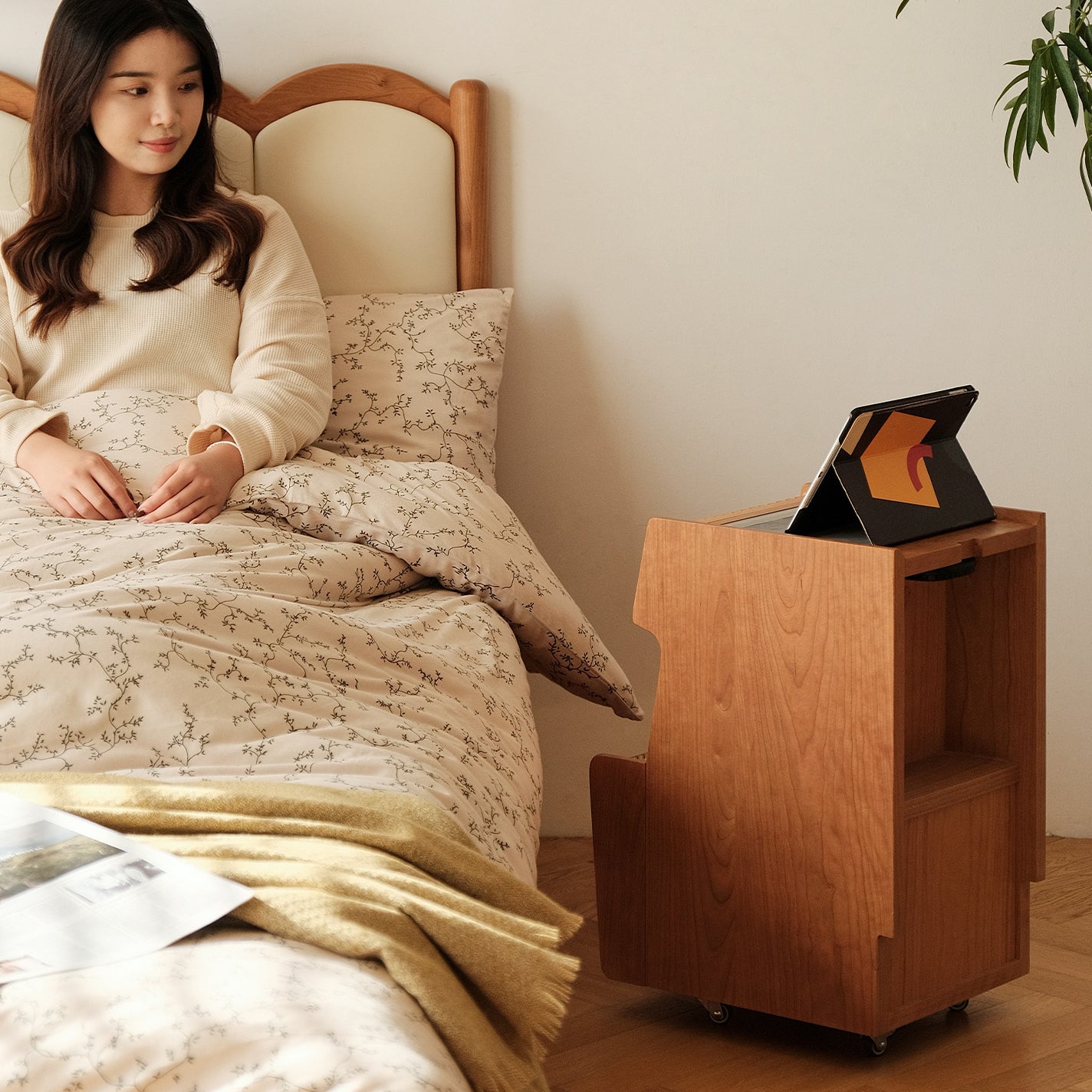 Traditional Japanese Cherry Wood Glass Wave Shape Nightstand 2-Tier For Bedroom