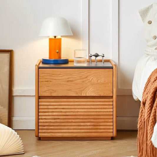 Moderner minimalistischer quadratischer Nachttisch aus Kiefernholz, Kirschholz und Metall mit 2 Schubladen fürs Schlafzimmer 