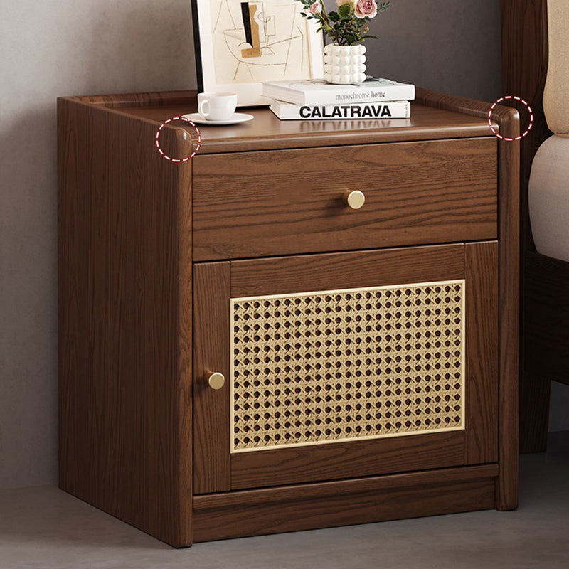 Moderner minimalistischer quadratischer Nachttisch mit Safe aus Gummibaumholz, Stahl und Rattan-Geflecht, 1 Schublade für das Schlafzimmer 