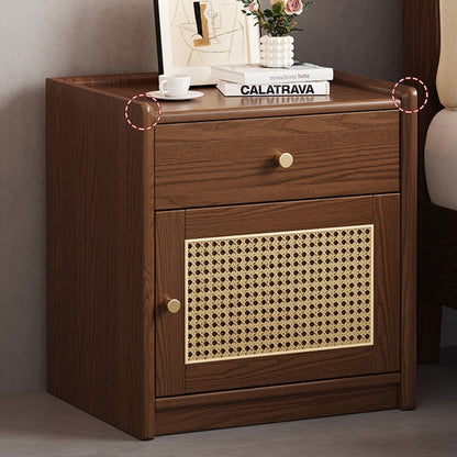 Moderner minimalistischer quadratischer Nachttisch mit Safe aus Gummibaumholz, Stahl und Rattan-Geflecht, 1 Schublade für das Schlafzimmer 