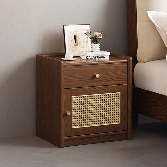 Moderner minimalistischer quadratischer Nachttisch mit Safe aus Gummibaumholz, Stahl und Rattan-Geflecht, 1 Schublade für das Schlafzimmer 