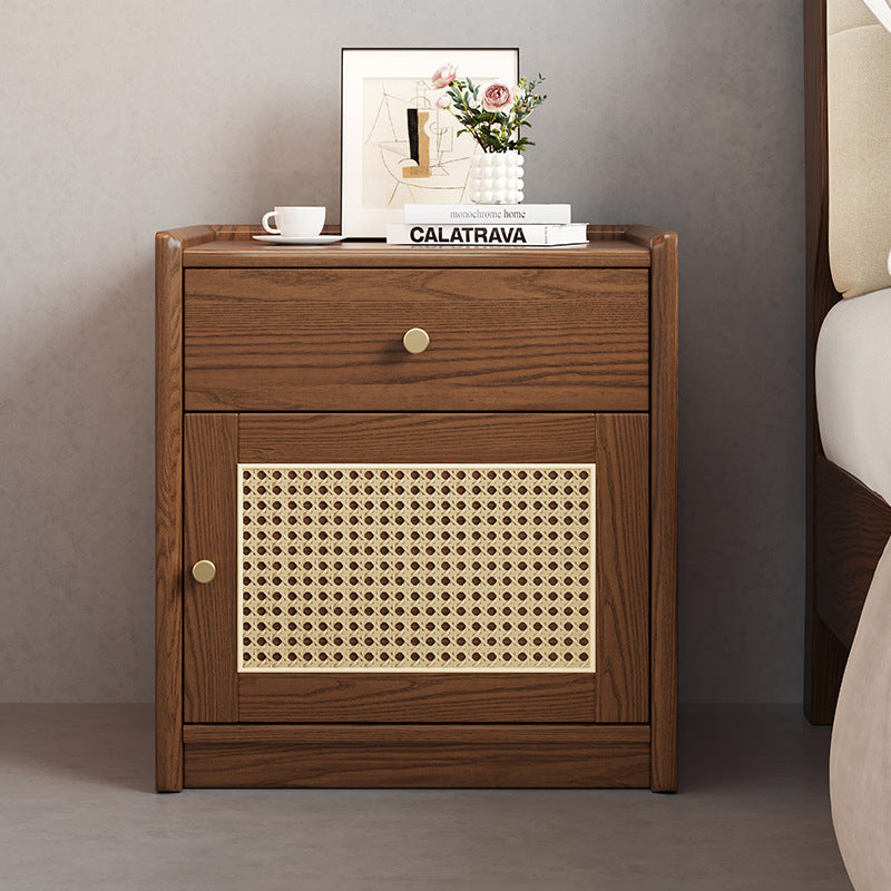 Moderner minimalistischer quadratischer Nachttisch mit Safe aus Gummibaumholz, Stahl und Rattan-Geflecht, 1 Schublade für das Schlafzimmer 