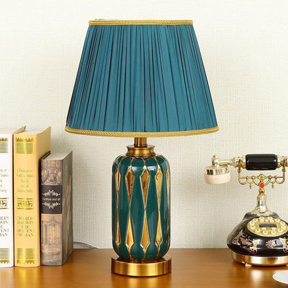 Modern Luxury Trapezoidal Vase Base Ceramic Fabric 1-Light Table Lamp For Bedroom