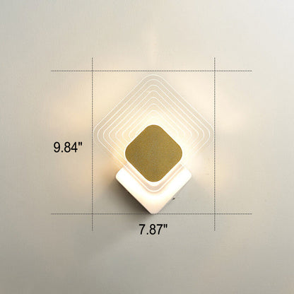 مصباح حائط LED هندسي من الأكريليك باللون الذهبي الفاخر بإضاءة عصرية 