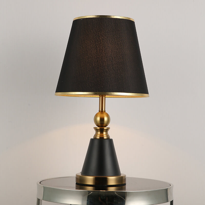 Nordic Simple Iron 1-Light Table Lamp
