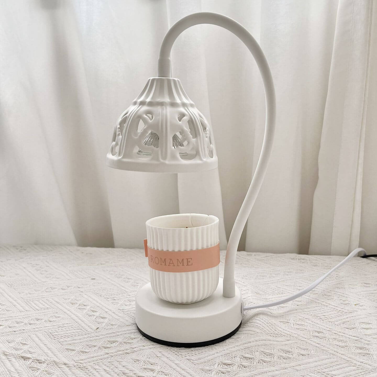 European Style Hollow Round Design Metal 1-Light Melting Wax Table Lamp