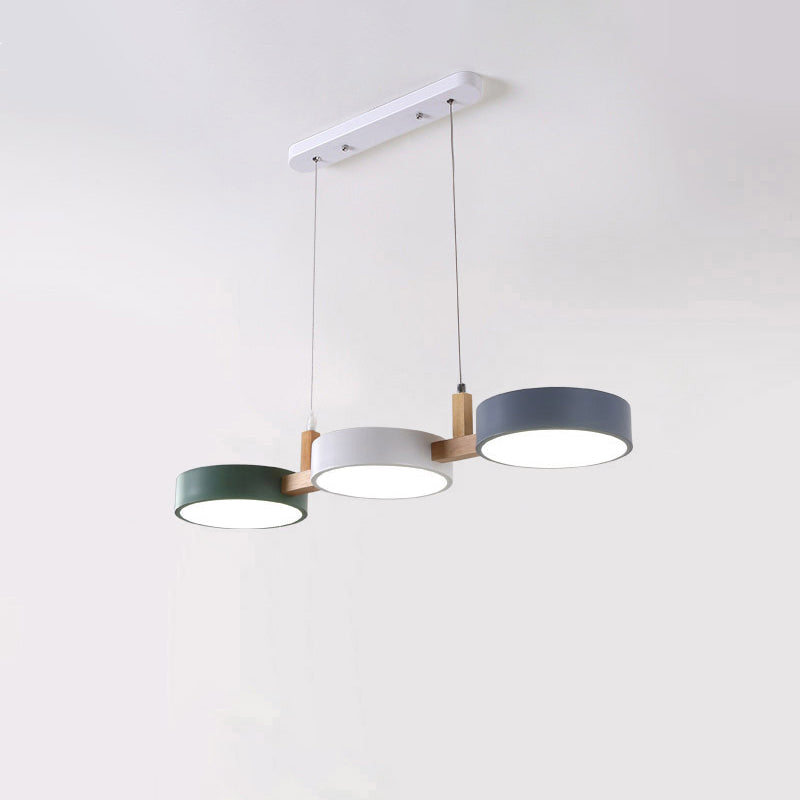 ثريا جزيرة LED معاصرة من الخشب الصلب مصنوعة من الأكريليك والمعدن بتصميم دائري على طراز الماكارون الإسكندنافي لغرفة الطعام 