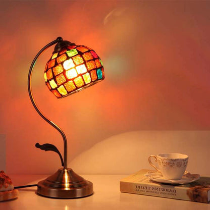 European Vintage Tiffany Round Head Glass Hardware 1-Light Table Lamp