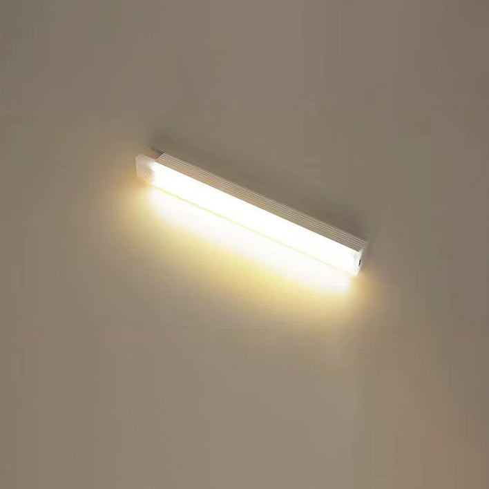 مصباح حائط LED مكعبي الشكل بتصميم عصري بسيط مع مستشعر تلقائي لغرفة المعيشة 