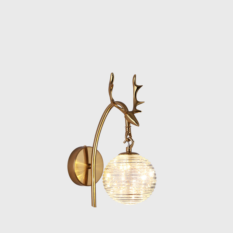 مصباح حائط LED بتصميم عصري بسيط مصنوع من قرن الغزال الدائري المصنوع من الحديد والزجاج لغرفة المعيشة
