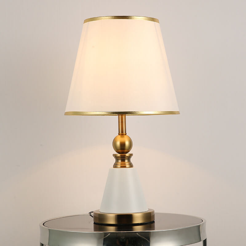 Nordic Simple Iron 1-Light Table Lamp