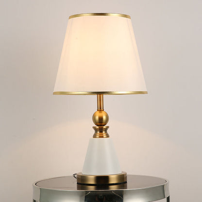Nordic Simple Iron 1-Light Table Lamp