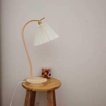 European Minimalist Pleated Solid Wood 1-Light Table Lamp
