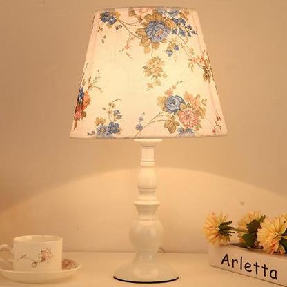 Modern Simple Floral Fabric Iron Vase Base 1-Light Table Lamp