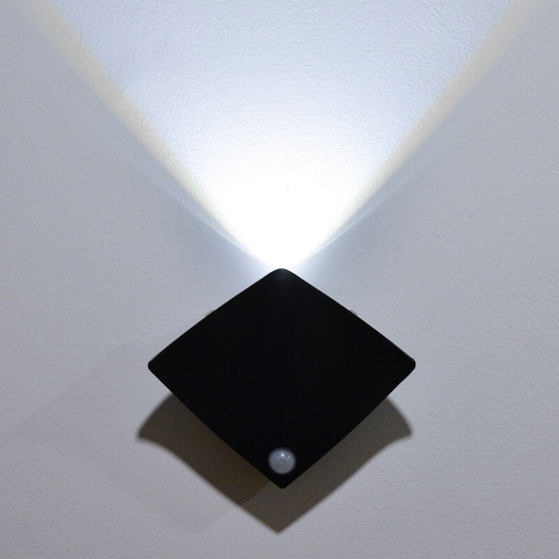 مصباح حائط LED بتصميم ستينغراي إبداعي حديث للكمبيوتر الشخصي 