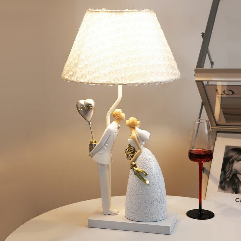 French Romantic Resin Hugging Couple Balloon Decor LED USB Table Lamp