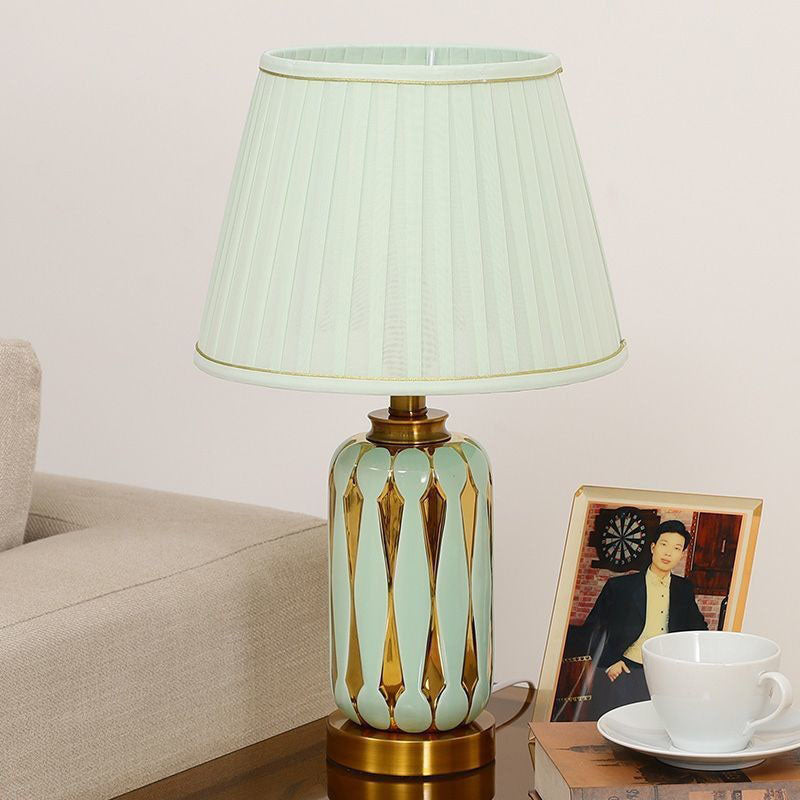 Modern Luxury Trapezoidal Vase Base Ceramic Fabric 1-Light Table Lamp For Bedroom