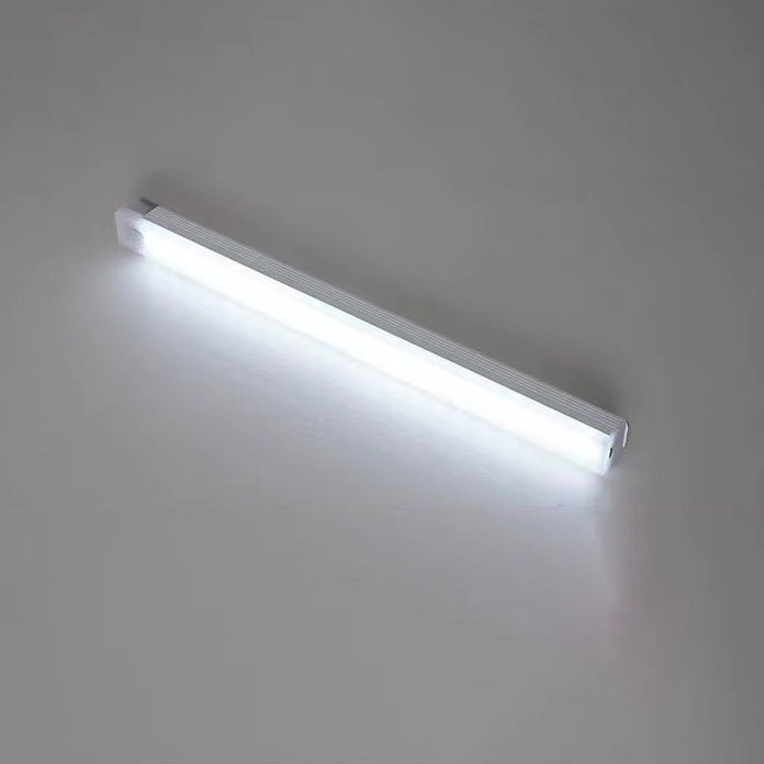 مصباح حائط LED مكعبي الشكل بتصميم عصري بسيط مع مستشعر تلقائي لغرفة المعيشة 