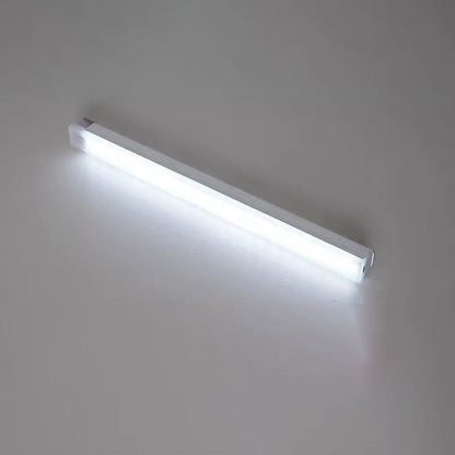 مصباح حائط LED مكعبي الشكل بتصميم عصري بسيط مع مستشعر تلقائي لغرفة المعيشة 