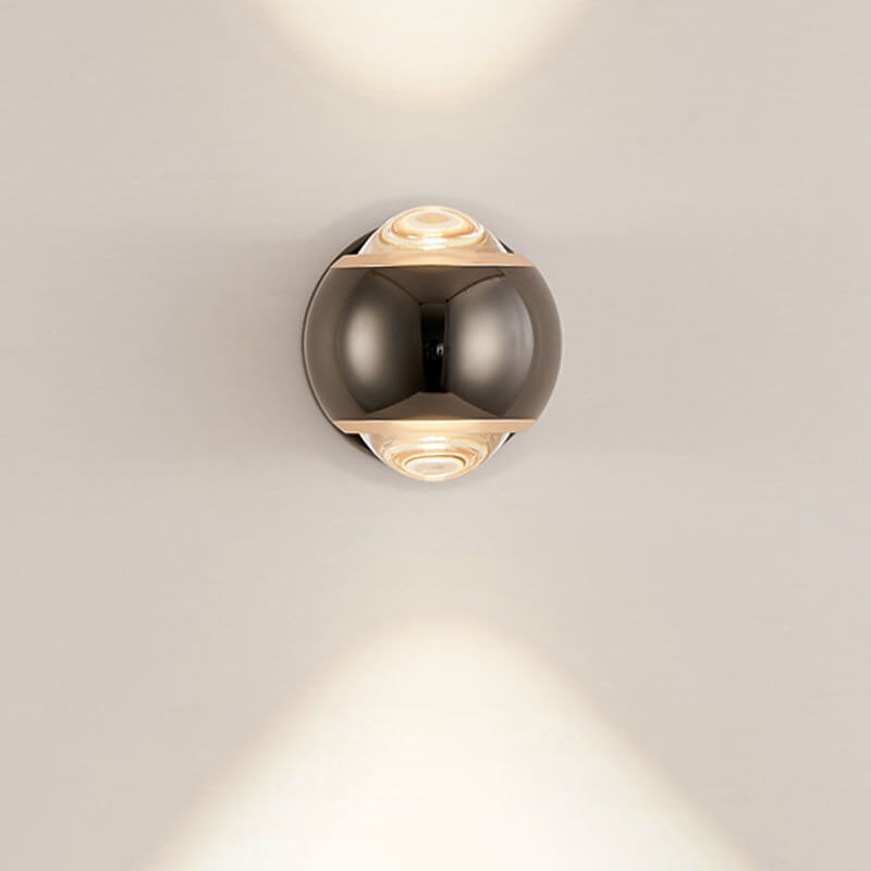 مصباح حائط LED بتصميم كرة حديدية إبداعي عصري بجانب السرير 