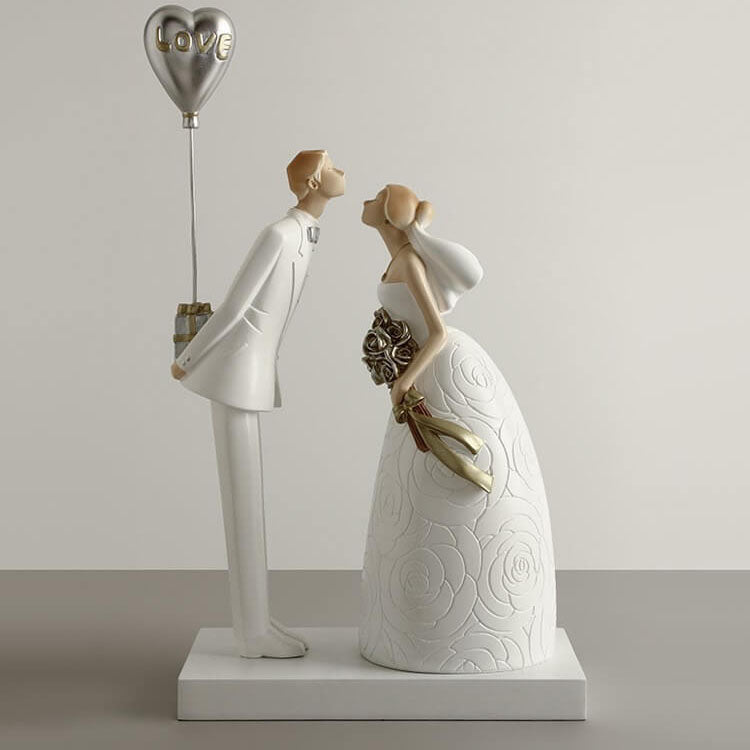 French Romantic Resin Hugging Couple Balloon Decor LED USB Table Lamp